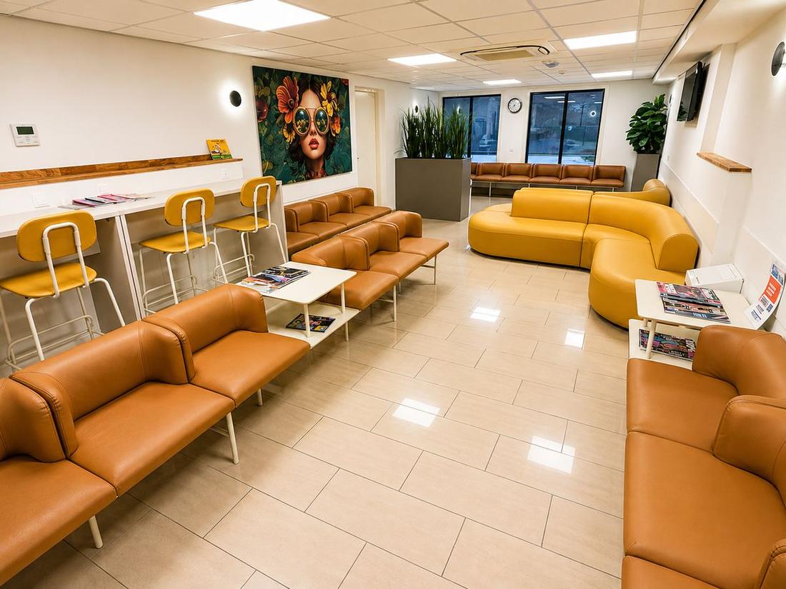 The waiting room at Stadskliniek Utrecht — Het Vrelinghuis